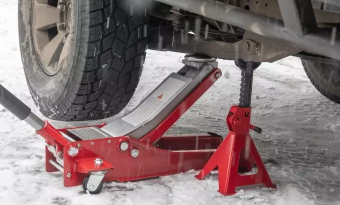 Things To Consider When Purchasing The Best Jacks For Lifted Trucks